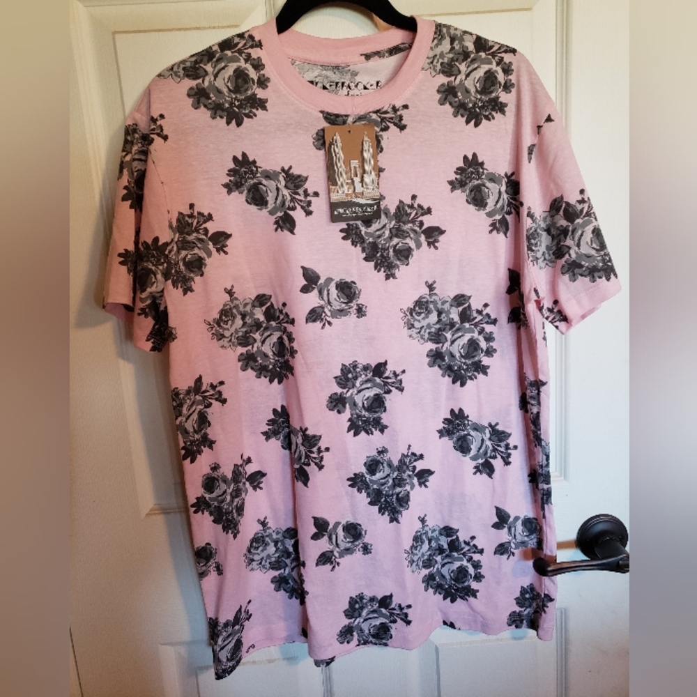 Knickerbocker tee